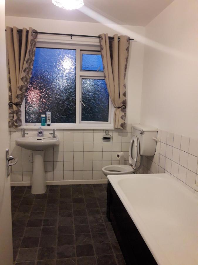 Apartament Cosy @ Coleraine Beside Train+Bus Station Zewnętrze zdjęcie