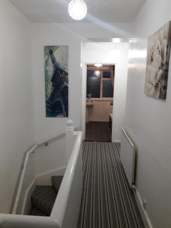 Apartament Cosy @ Coleraine Beside Train+Bus Station Zewnętrze zdjęcie
