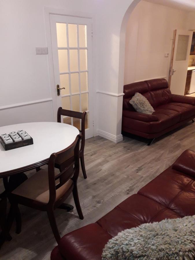 Apartament Cosy @ Coleraine Beside Train+Bus Station Zewnętrze zdjęcie